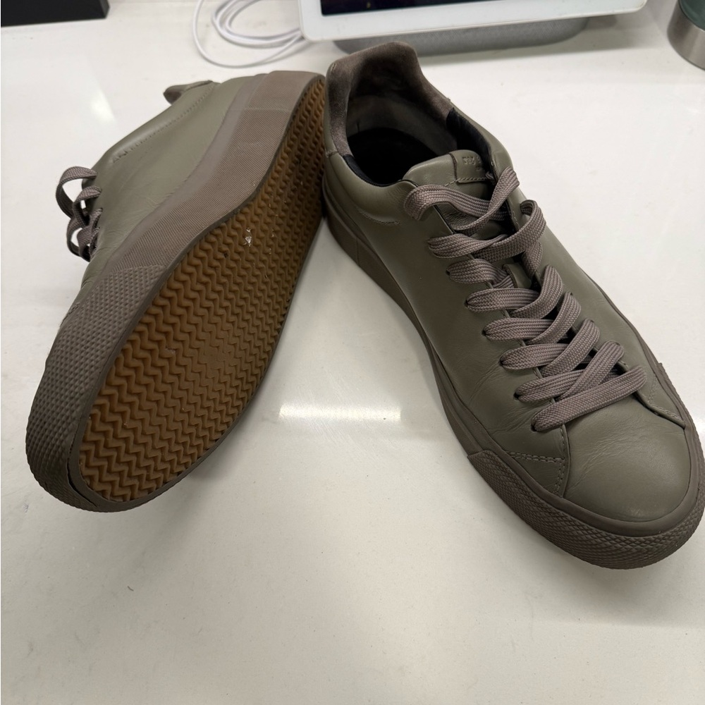 Rag and Bone Men’s Grey Rb1 low tops. 42EU
